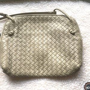 Never ever used and starting fresh Nodini Style cross body small